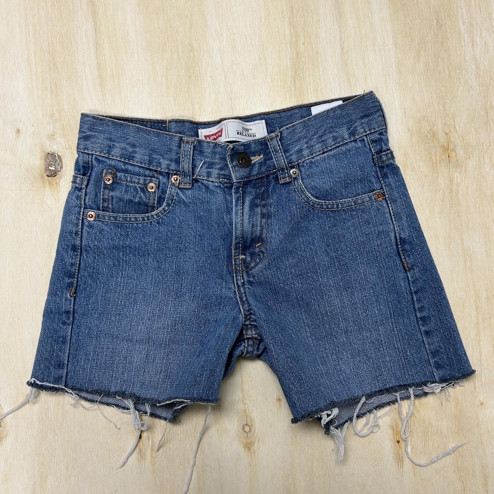 Levi's 550 Relaxed Jean Shorts Womens‎ 8 Blue Denim Cut-Off Raw Hem Summer